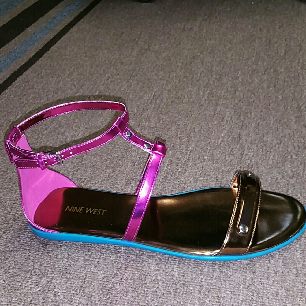 Sandals - Picture 2 of 3
